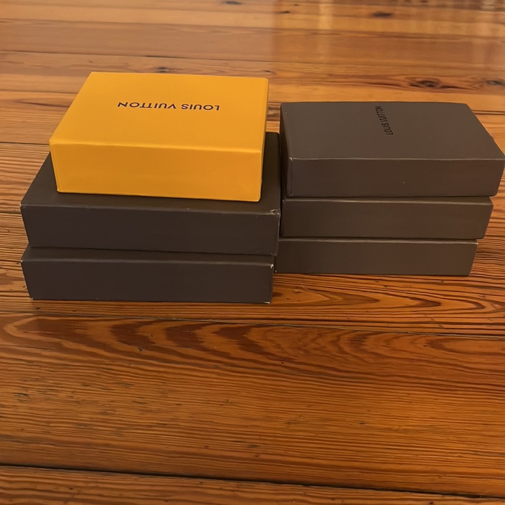 Boxes-LV - Picture 3 of 3